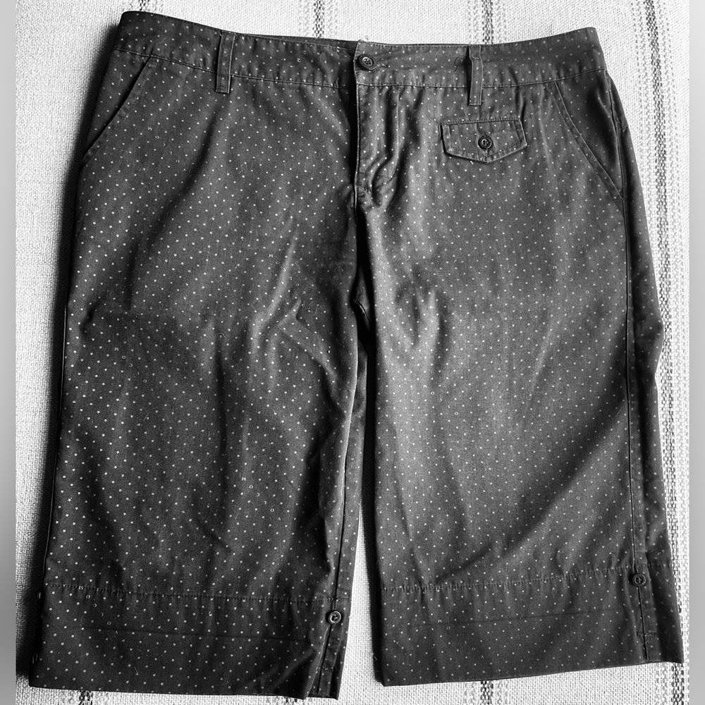 Volcom capri pants